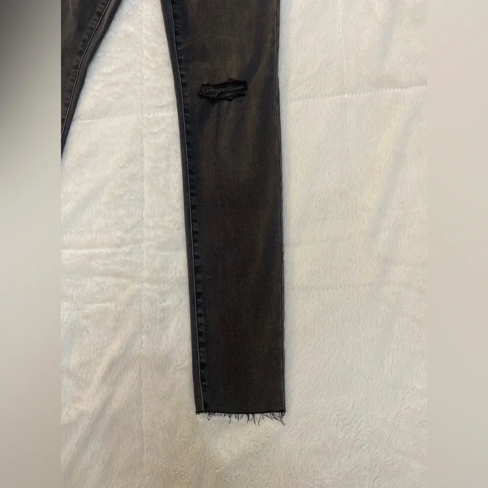 🖤 Madewell 9” Mid-Rise Skinny Jeans in Black - Distressed - Raw Hem